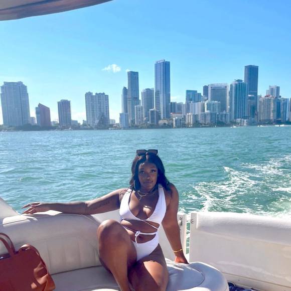 Meet your Posher, Taylor - Picture 1 of 1